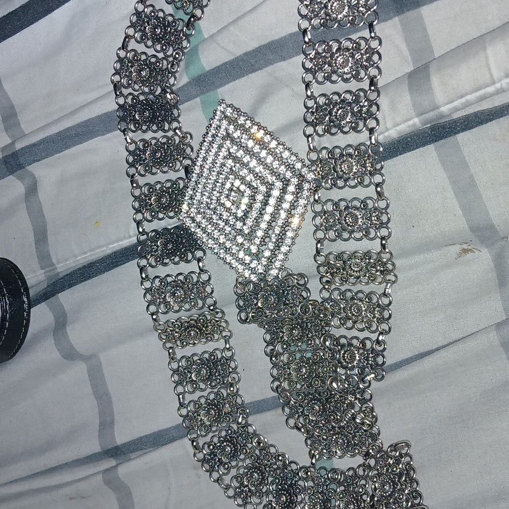 Woman's  metal belt